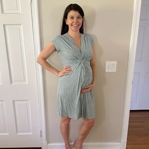Seraphine’s maternity knotted v neck dress in egg shell blue polka dot size 6